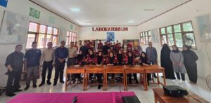 Unhas Gelar Pelatihan Identifikasi Mineral dan Batuan bagi Siswa SMKN 5 Barru