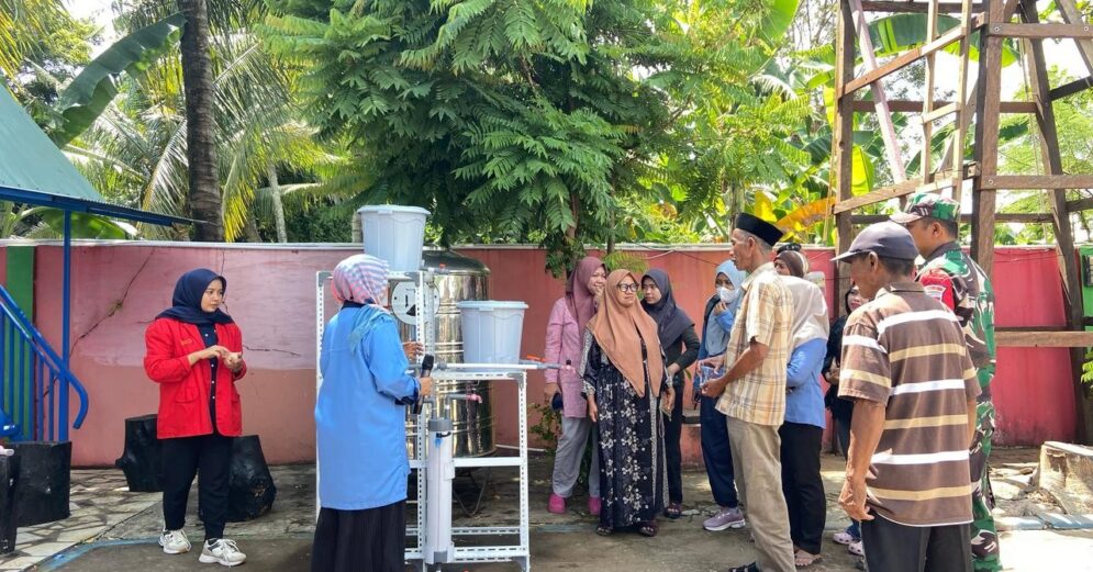 Inovasi Tim Pengabdian FKM Unhas Hadirkan Solusi Air Bersih Berbasis Kearipan Lokal di Barru